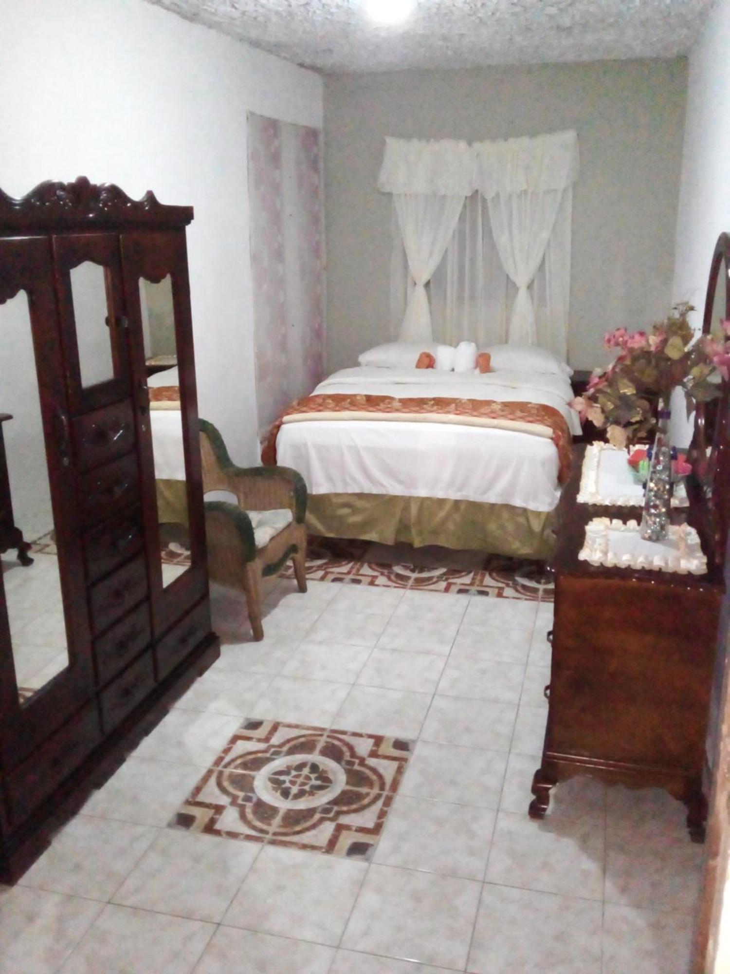 Nine Miles Cultural Hangouts And Tours Stepney Ngoại thất bức ảnh