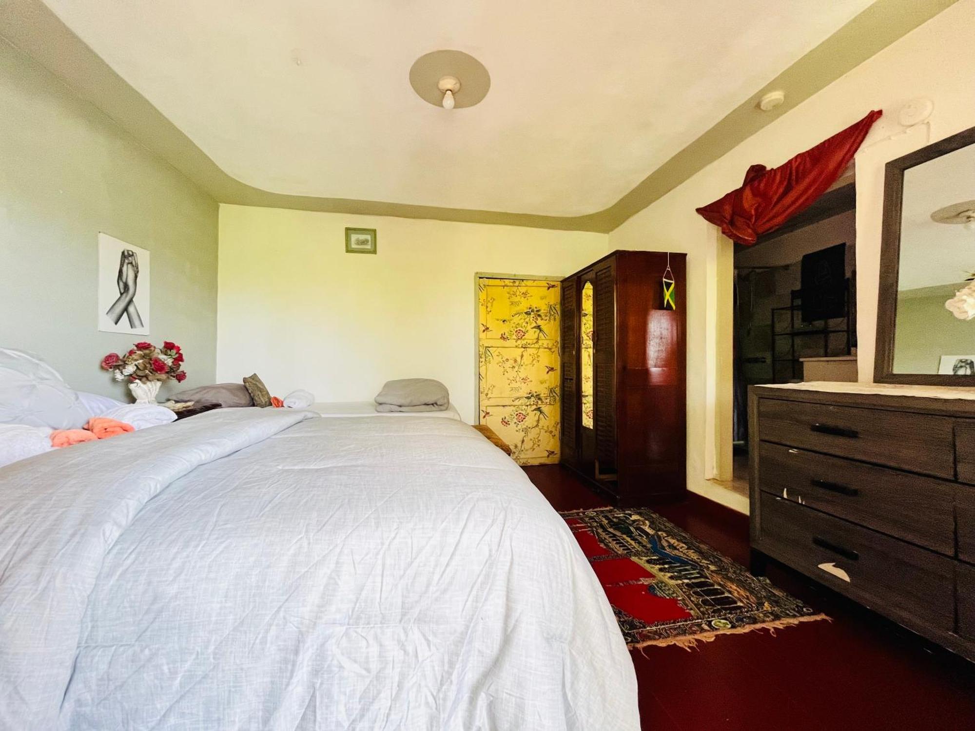 Nine Miles Cultural Hangouts And Tours Stepney Ngoại thất bức ảnh